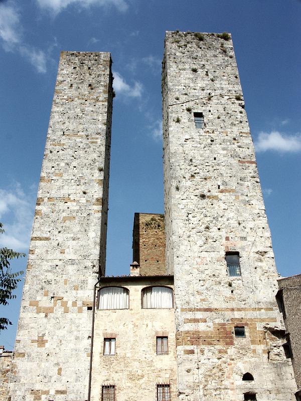 PICT0242.JPG - Twin Towers of San Gimignano